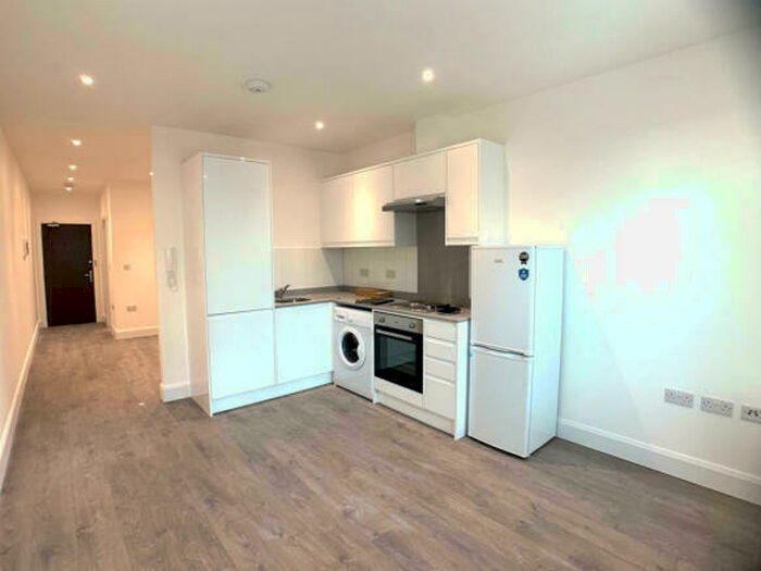 Flat To Rent In Keypoint, High Street, Potters Bar, EN6