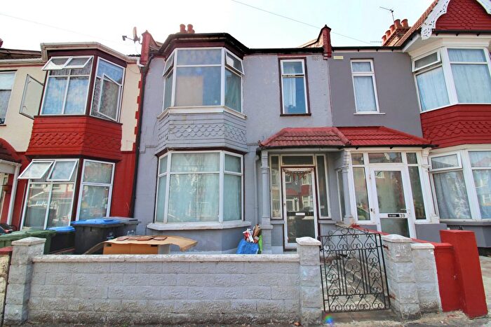 4 Bedroom Semi-Detached House To Rent In Westbury Avenue, Wembley, Middlesex, HA0