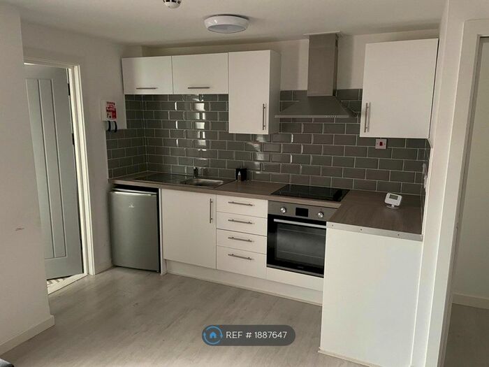 1 Bedroom Flat To Rent In Carlton Terrace, Swansea, SA1