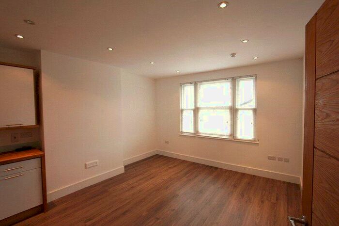 1 Bedroom Apartment To Rent In Church Lane, East Finchley, London, N2