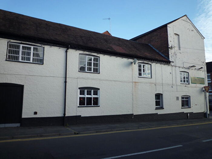 1 Bedroom Apartment To Rent In West Street, Warwick, CV34