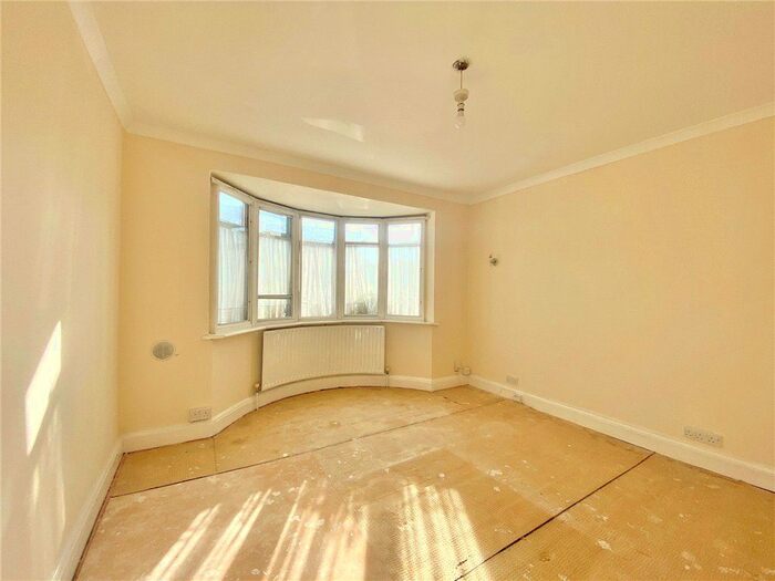 4 Bedroom Semi-Detached House To Rent In Cambridge Close, Hounslow, TW4