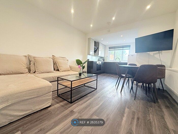 2 Bedroom Flat To Rent In Hendon, London, NW4