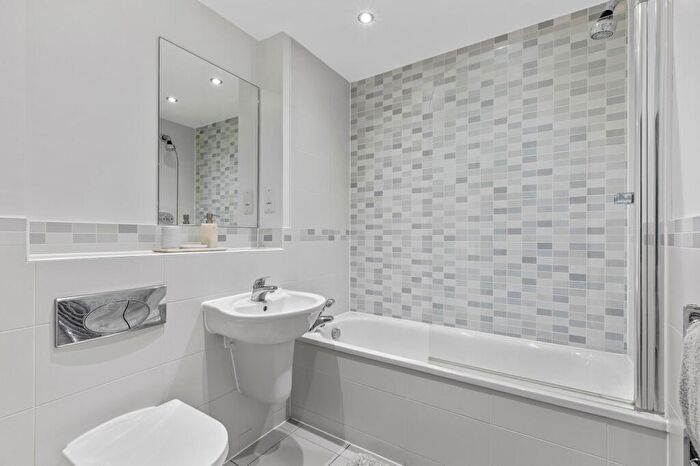 2 Bedroom Apartment For Sale In Straight Bit, Flackwell Heath, HP10