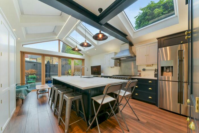 3 Bedroom Property To Rent In Park Road, SW19