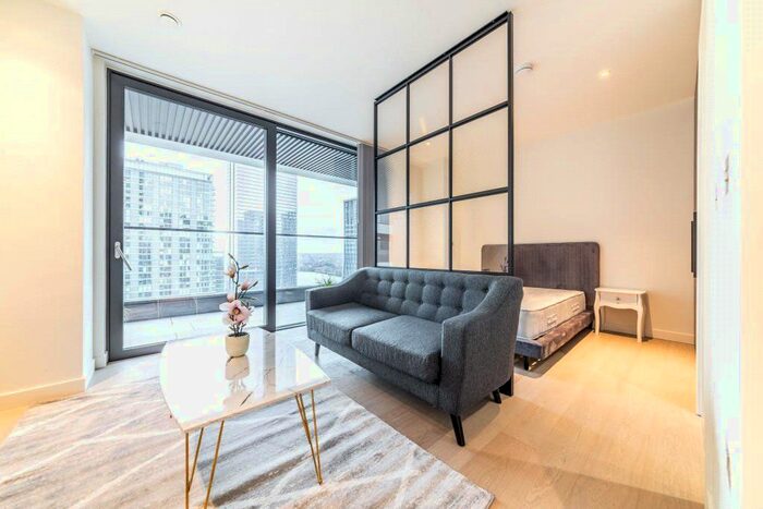 Studio To Rent In Bagshaw Building, The Wardian, Canary Wharf, E14