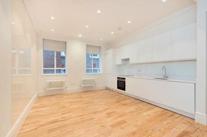 2 Bedroom Flat To Rent In Devereux Court, London WC2R