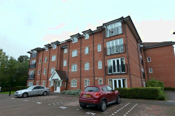 2 Bedroom Flat To Rent In Winnipeg Way, Broxbourne, EN10
