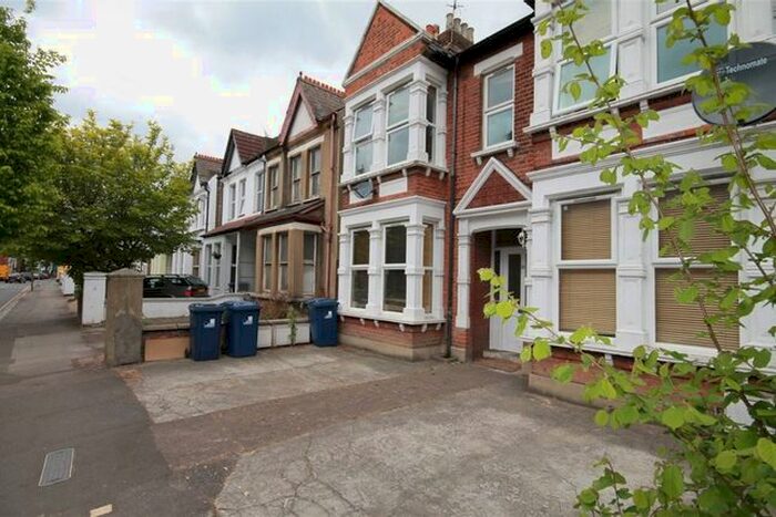 1 Bedroom Flat To Rent In Gordon Road, Ealing, W13