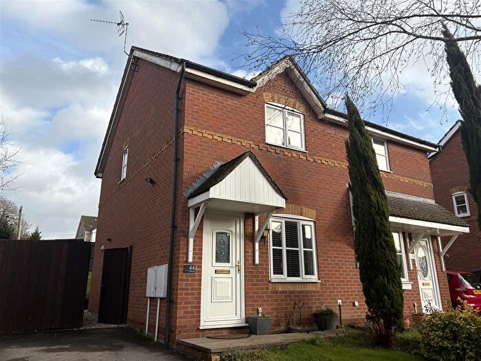2 Bedroom Semi Detached House To Rent In Millbank, Cam, GL11