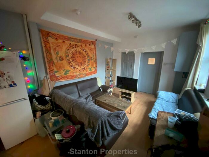 7 Bedroom Semi-Detached House To Rent In &# Pppw, Booth Avenue, Fallowfield, M14