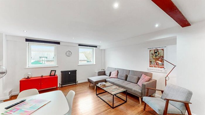 2 Bedroom Apartment To Rent In Brick Lane, Shoreditch, E1