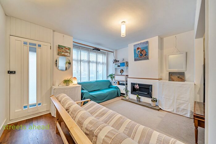 3 Bedroom End Terrace House To Rent In Sunnydene Road, Purley, CR8