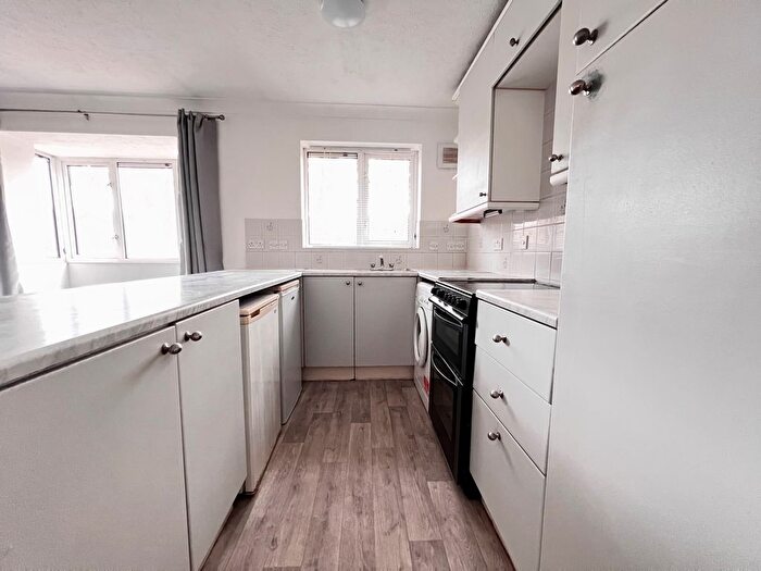 1 Bedroom Flat To Rent In Ferrier Close, Gillingham, ME8