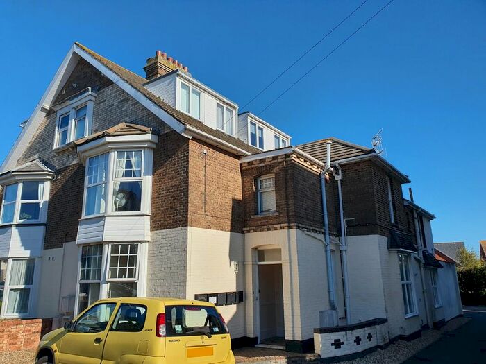 2 Bedroom Flat To Rent In Glendinning Avenue, Weymouth DT4