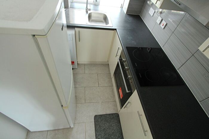 1 Bedroom Flat To Rent In Grove Road, Mitcham, CR4