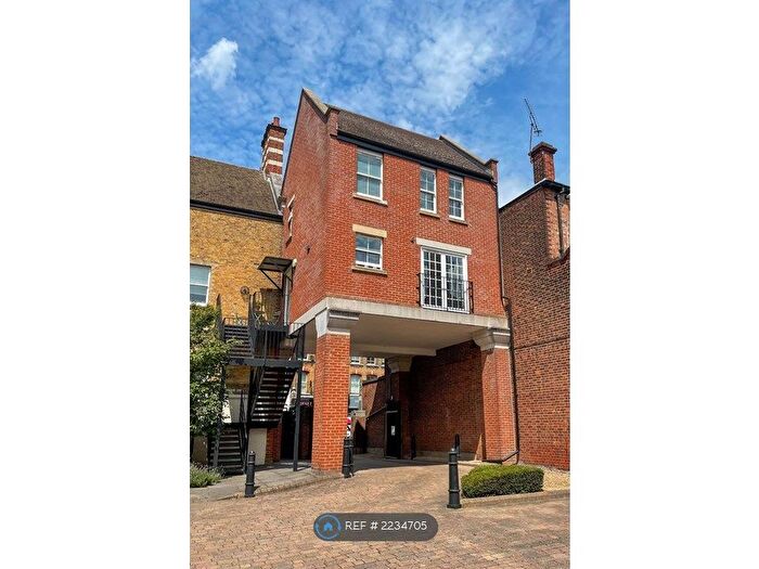 2 Bedroom Maisonette To Rent In The Met Apartments, London, SE12