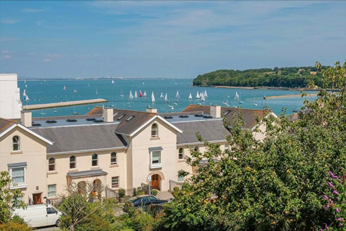 3 Bedroom Apartment For Sale In Cowes, Isle Of Wight, PO31