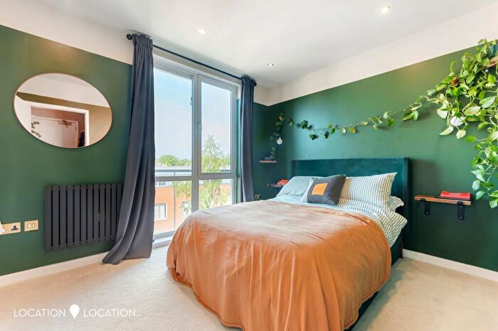 2 Bedroom Flat For Sale In Manor Road, Latitude Apartments, N16