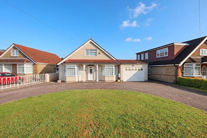 3 Bedroom Detached Bungalow For Sale In Pole Hill Road, Hillingdon, UB10