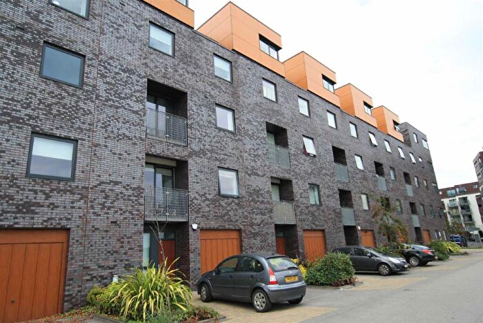 2 Bedroom Town House To Rent In Advent Way, Manchester, M4