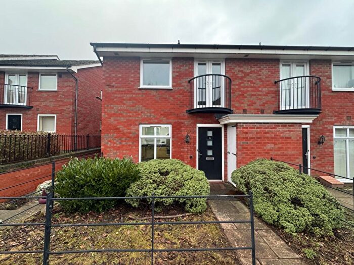 2 Bedroom Town House To Rent In Padside Close, Hamilton, Leicester, LE5