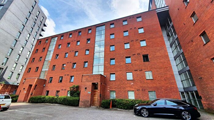 2 Bedroom Flat To Rent In South Hall Street, Salford, Manchester, M5