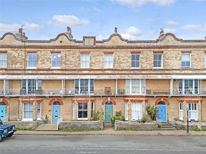 2 Bedroom Apartment For Sale In Market Cross Place, Aldeburgh, Suffolk, IP15