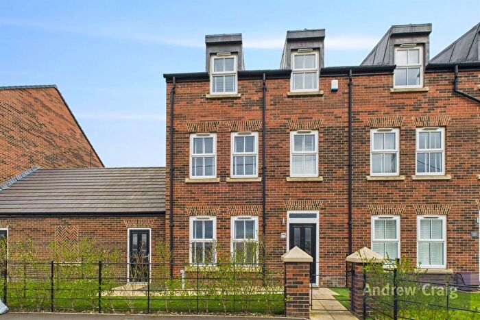 6 Bedroom Town House For Sale In Whitburn Road, East Boldon, NE36