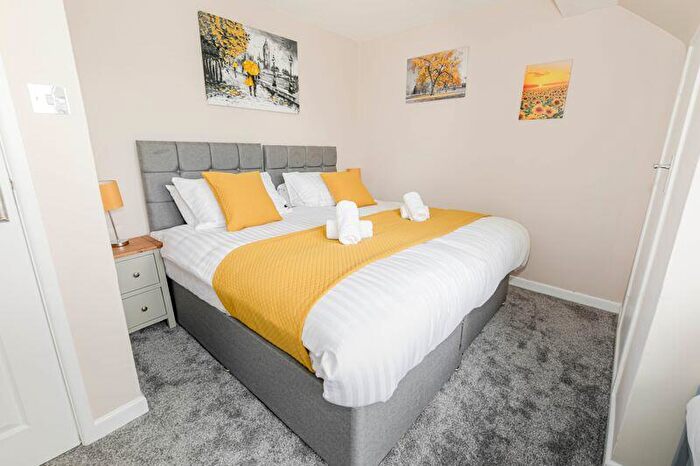 5 Bedroom Detached Bungalow To Rent In Carrbridge Close, Bournemouth, BH3