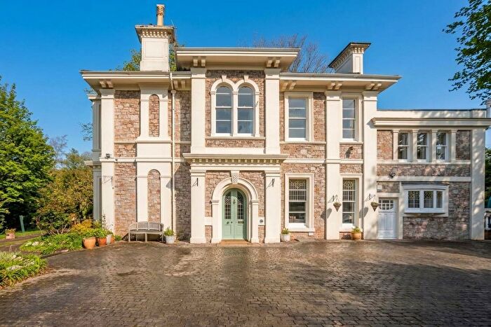 6 Bedroom Detached House For Sale In Acadia Road, Torquay, TQ1