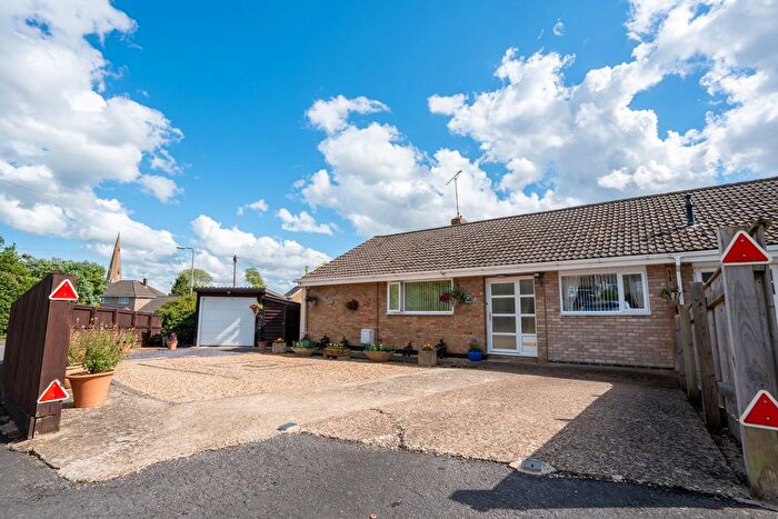 3 Bedroom Semi-detached Bungalow For Sale In Cardigan Road, Stanion, Kettering, NN14