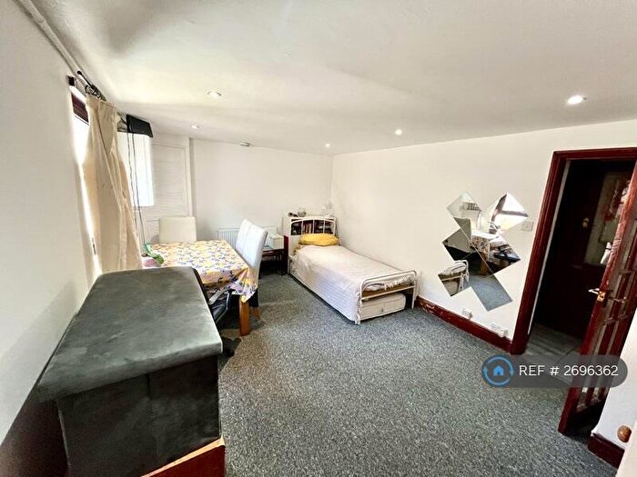 1 Bedroom Flat To Rent In Zinzan Street, Reading, RG1