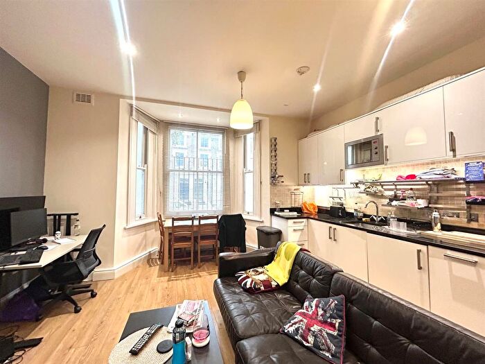 Studio To Rent In Godolphin Road, Shepherds Bush, W12