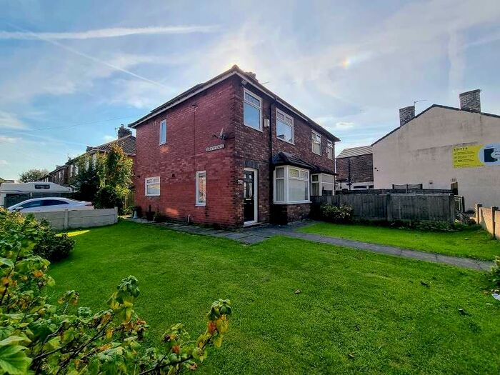 Houses for sale in Leigh, WN7, Greater Manchester