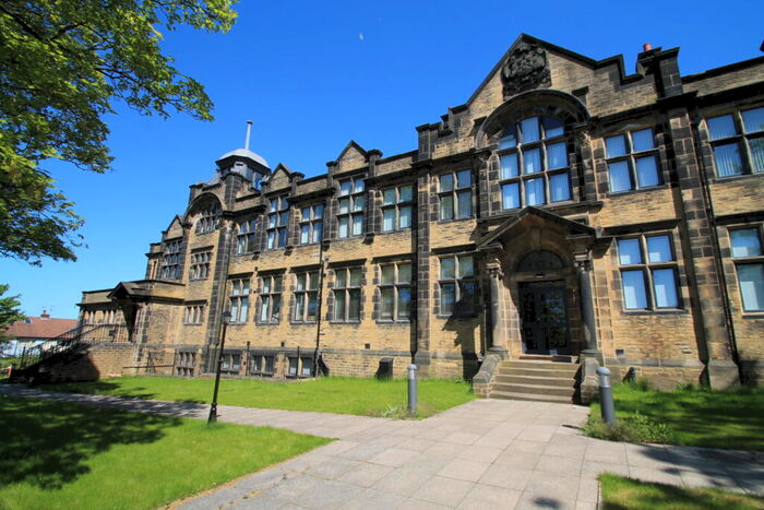 2 Bedroom Property To Rent In The Grange, Richardshaw Lane, Pudsey, Leeds, LS28