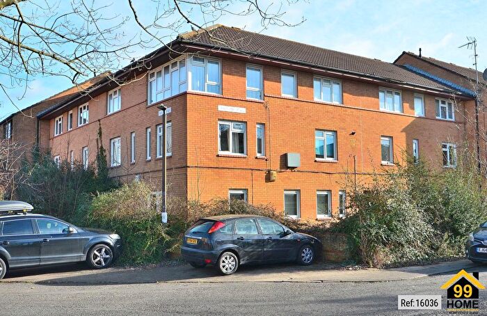 2 Bedroom Flat For Sale In Shackleton Place Oldbrook, Milton Keynes, Buckinghamshire, MK6
