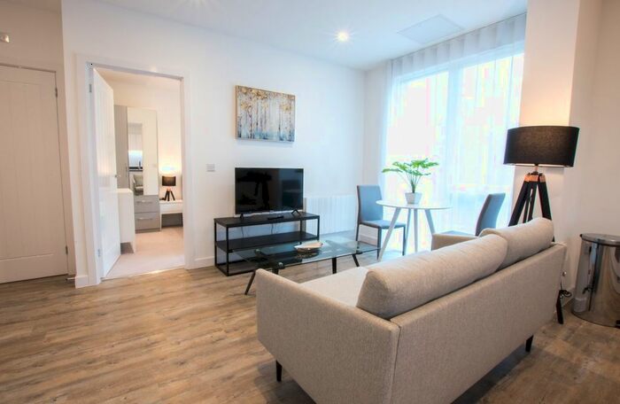 2 Bedroom Flat To Rent In Sanford Street, Swindon, SN1