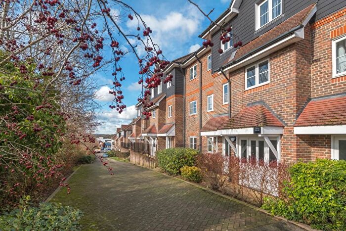 2 Bedroom Flat For Sale In High Wycombe, Buckinghamshire, HP13