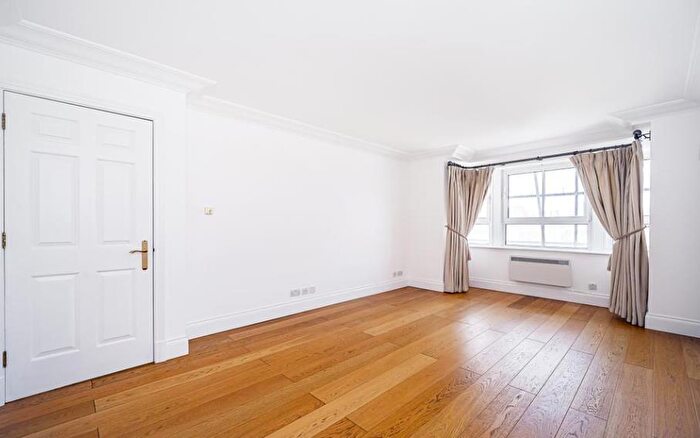 2 Bedroom Apartment To Rent In Palgrave Gardens, Marylebone, London, NW1