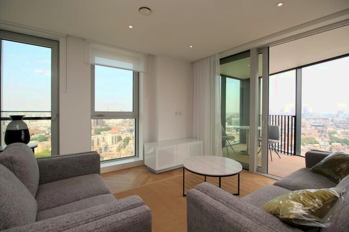 3 Bedroom Flat To Rent In Two Fifty One, Southwark Bridge Road, Southwark, SE1