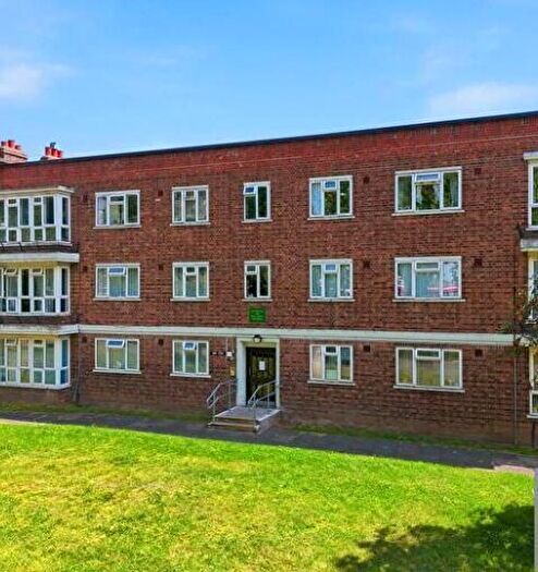 2 Bedroom Flat To Rent In Longbridge Road, Barking, London, IG11