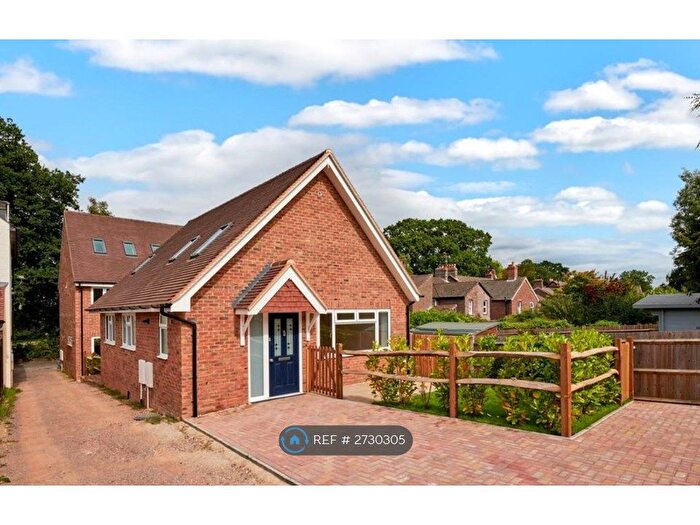 2 Bedroom Bungalow To Rent In Lower Road, Haselmere, GU27