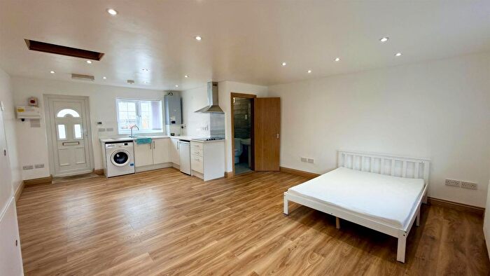 Studio To Rent In Belfast Avenue, Slough, SL1