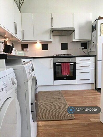 3 Bedroom Flat To Rent In Dalby Square, Cliftonville, Margate, CT9