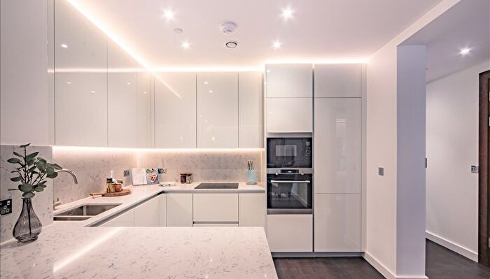 2 Bedroom Flat To Rent In Charles Clowes Walk, London, SW11