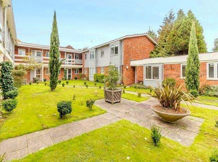 1 Bedroom Apartment To Rent In Mathon Court, Cross Lanes, Guildford, GU1