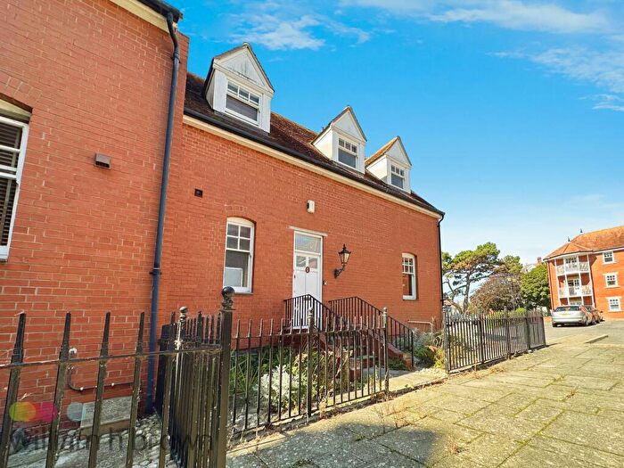5 Bedroom House To Rent In Marine Parade East, Clacton-On-Sea, CO15