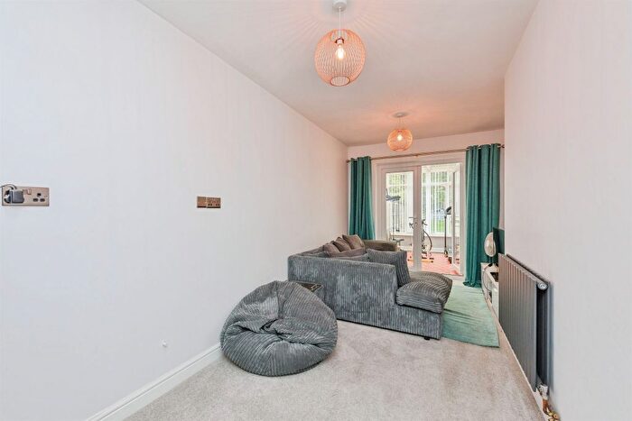 4 Bedroom Semi-detached House For Sale In College Road, Sutton Coldfield, B73
