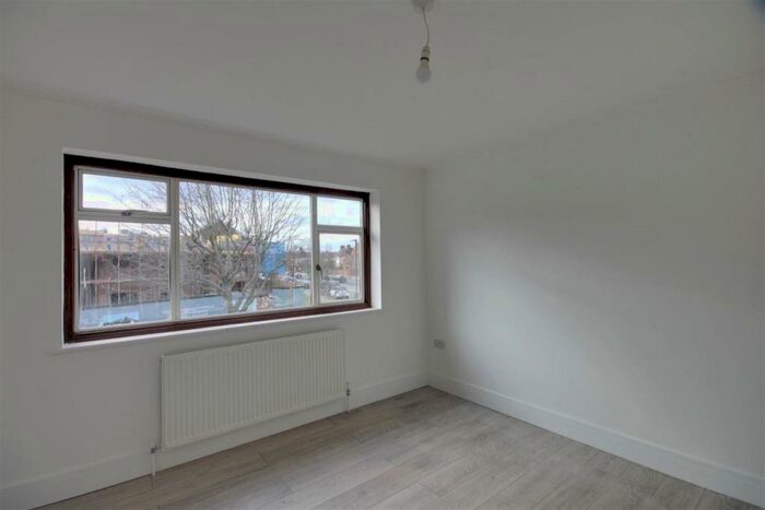 2 Bedroom Maisonette To Rent In Putney Road, Enfield, EN3
